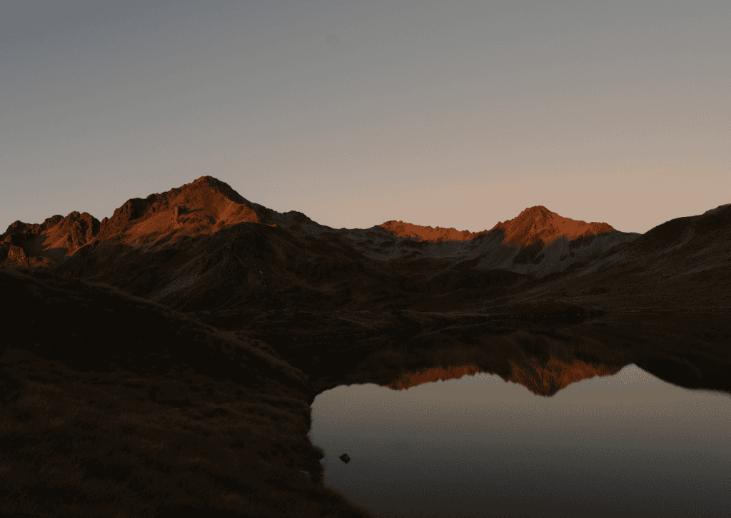 Night sky over Angelus Hut after dark