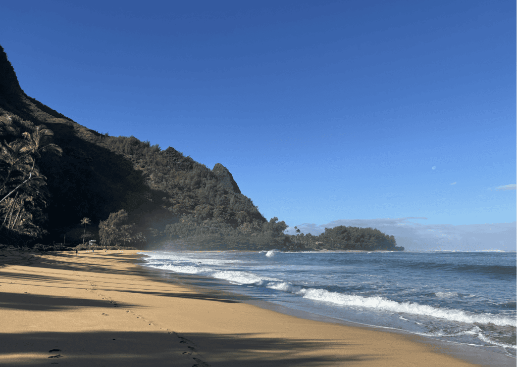 Golden sand and turquoise water at Ke'e Beach, Kauai
