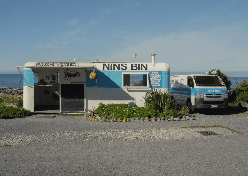 Roadside caravan food stop between Picton and Kaikoura