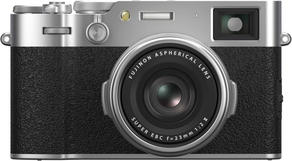 Appareil photo compact Fujifilm X100VI, argentique et noir, avec objectif fixe